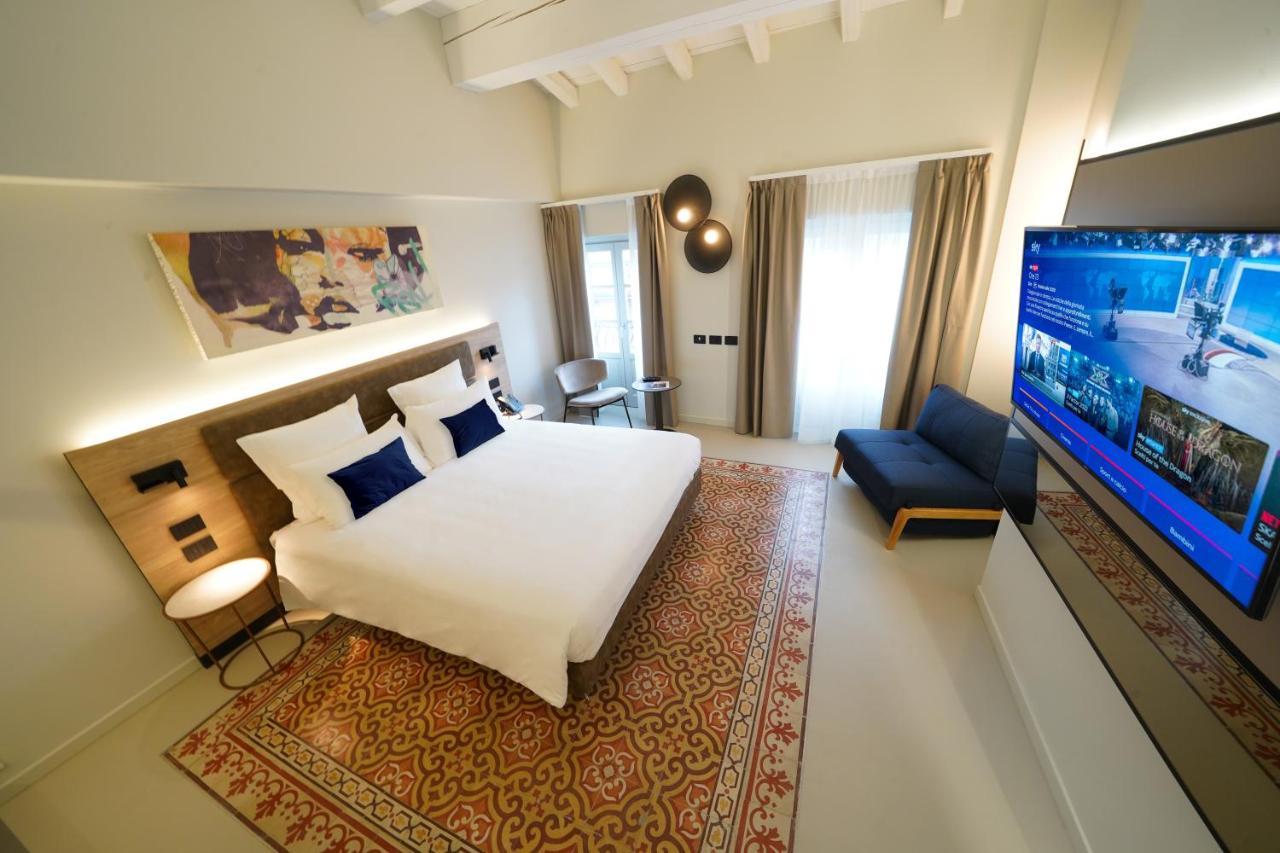 Bergamo Inn 21 Exterior photo Deluxe Room